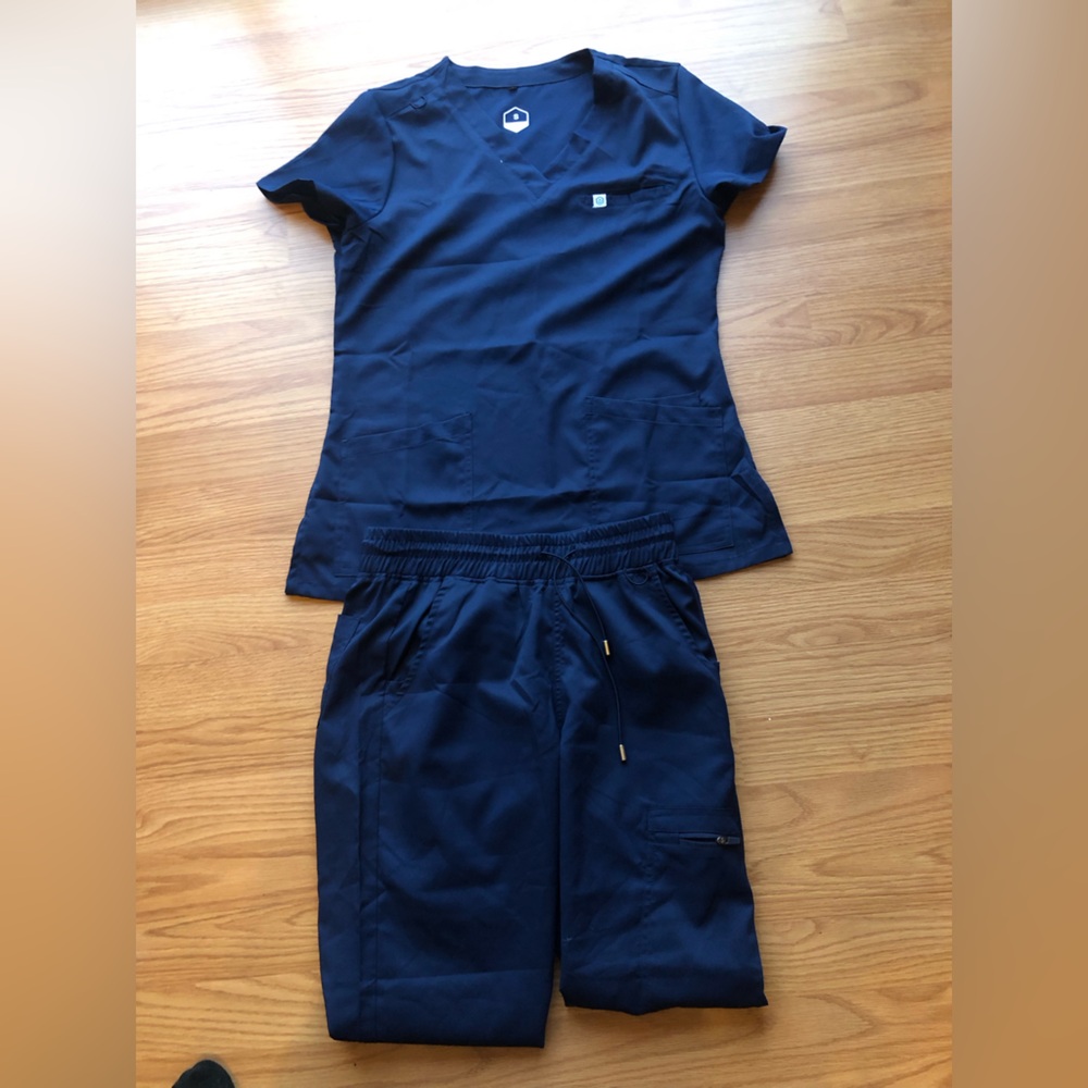 Women's Navy Scrub Top and Jogger Set - Brand Unspecified